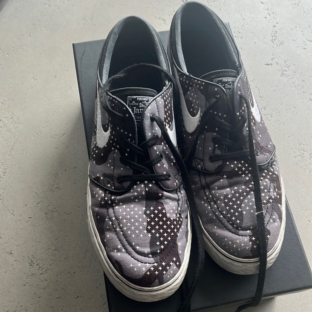 Men’s 11 Stefan Janoski Nike Sneakers